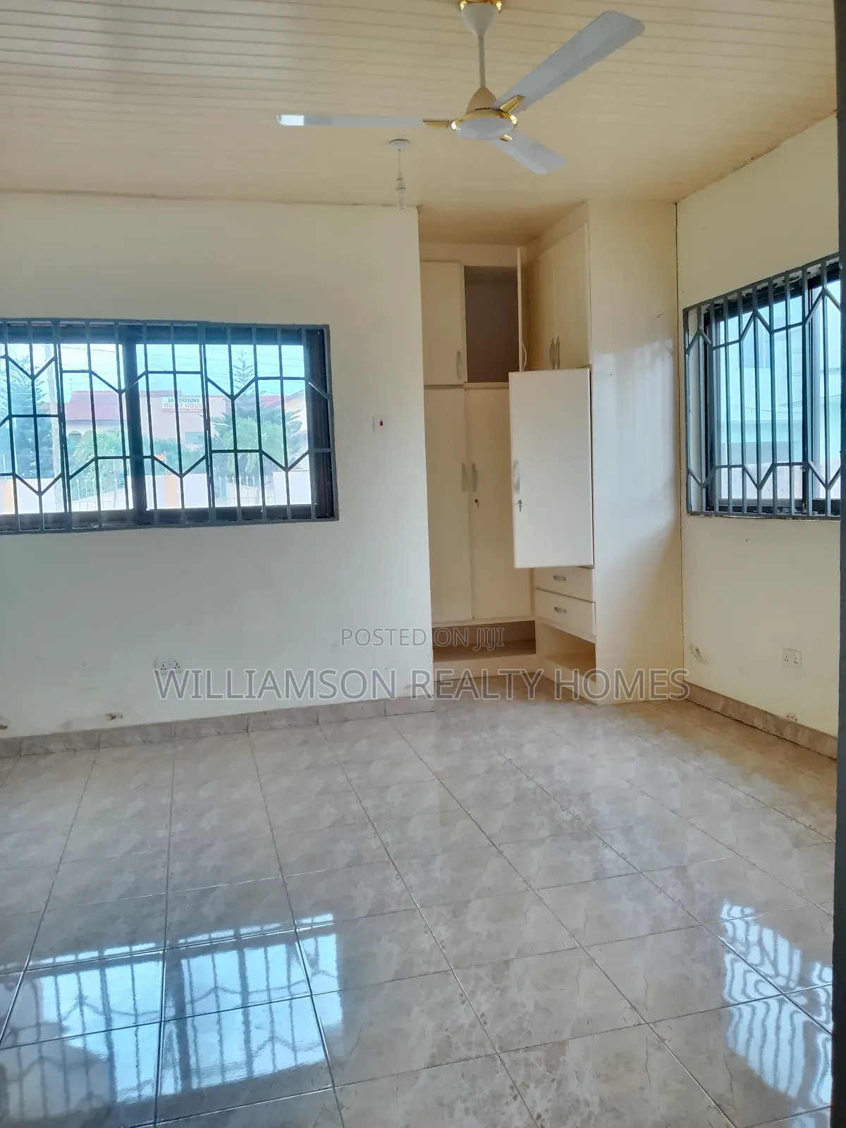 4bdrm House in Spintex Main Road for rent