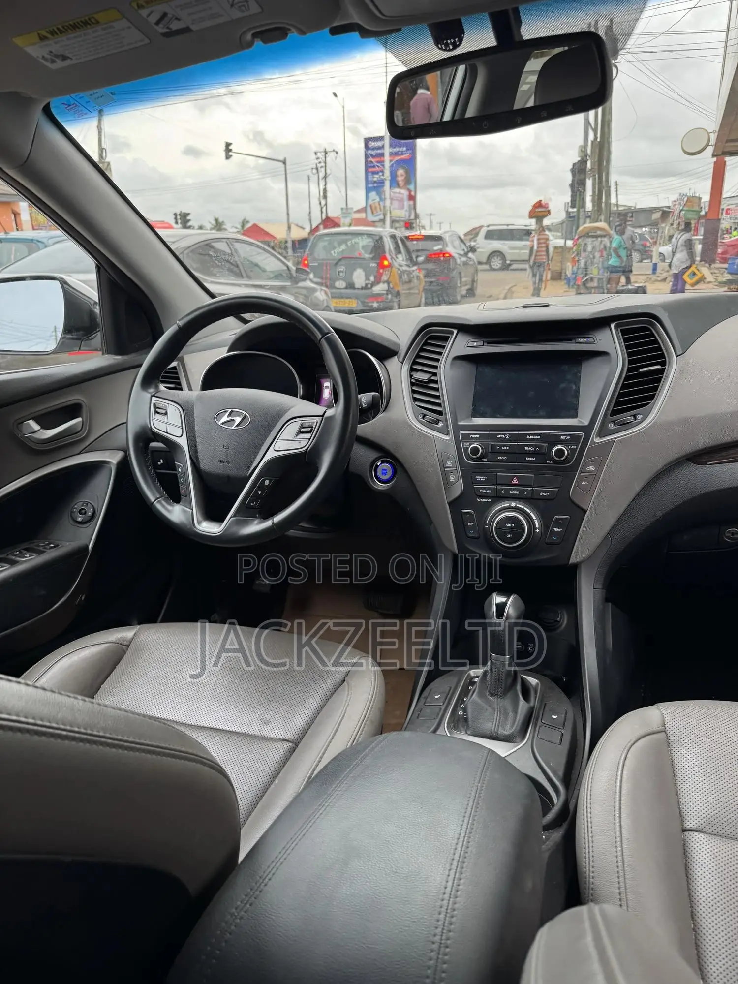 Hyundai Santa Fe SE AWD 2018 White