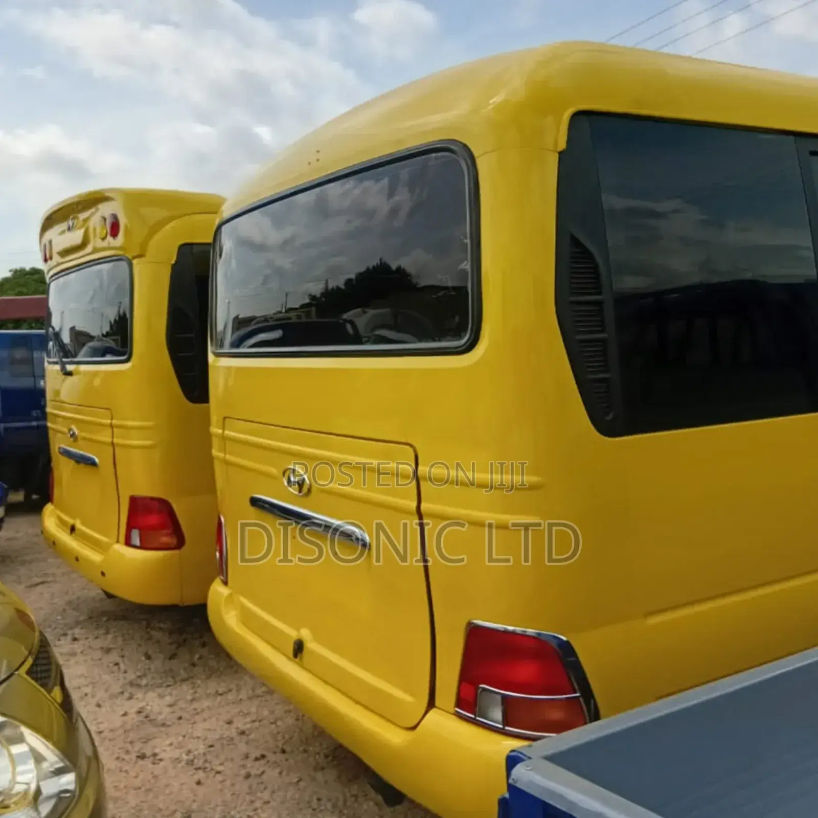 Hyundai County 2011 White
