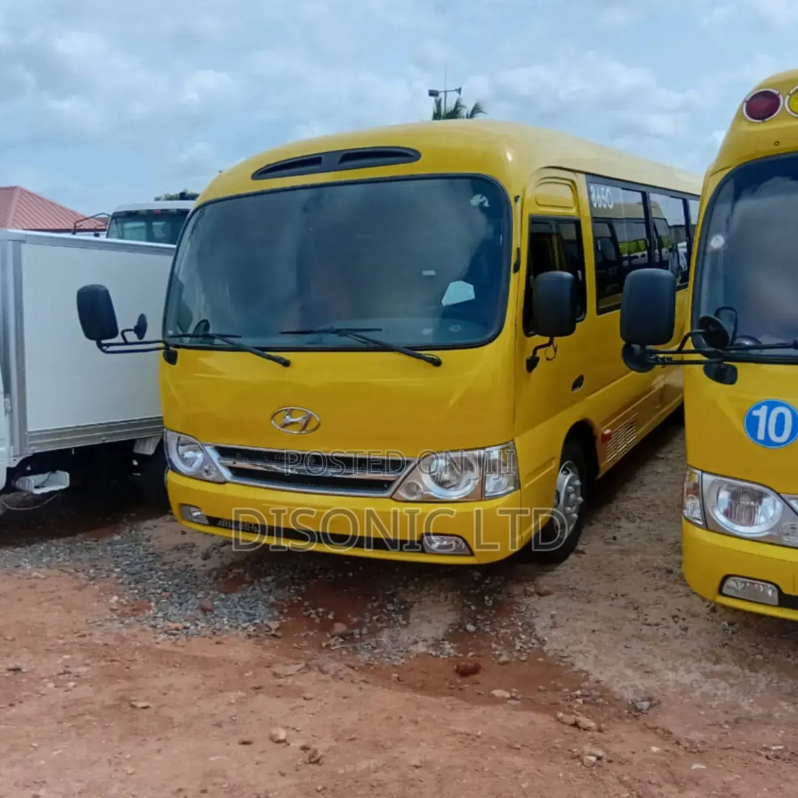 Hyundai County 2011 White