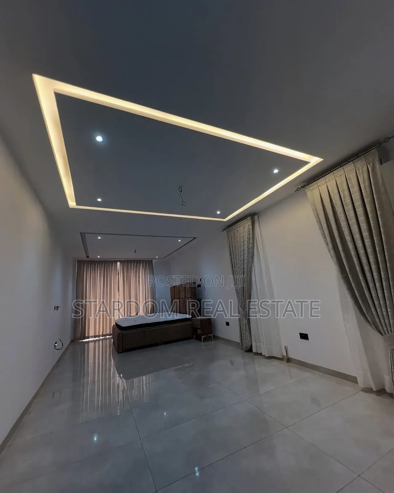 5bdrm Duplex in Ashaley Botwe for sale