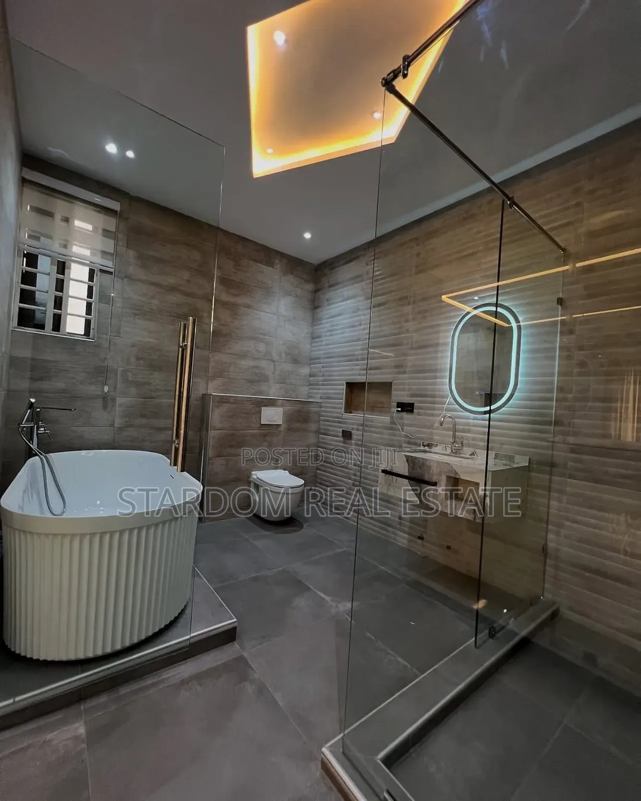 5bdrm Duplex in Ashaley Botwe for sale
