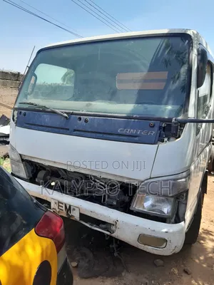 Photo - Mitsubishi Fuso