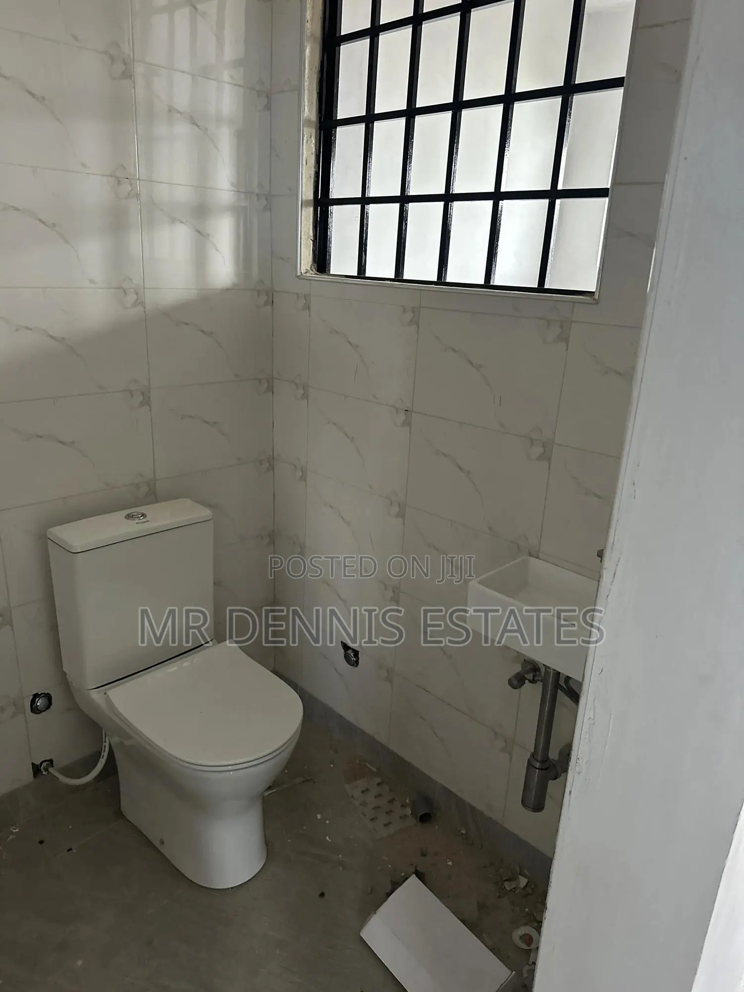 1bdrm Room & Parlour in Westhills Mall for rent