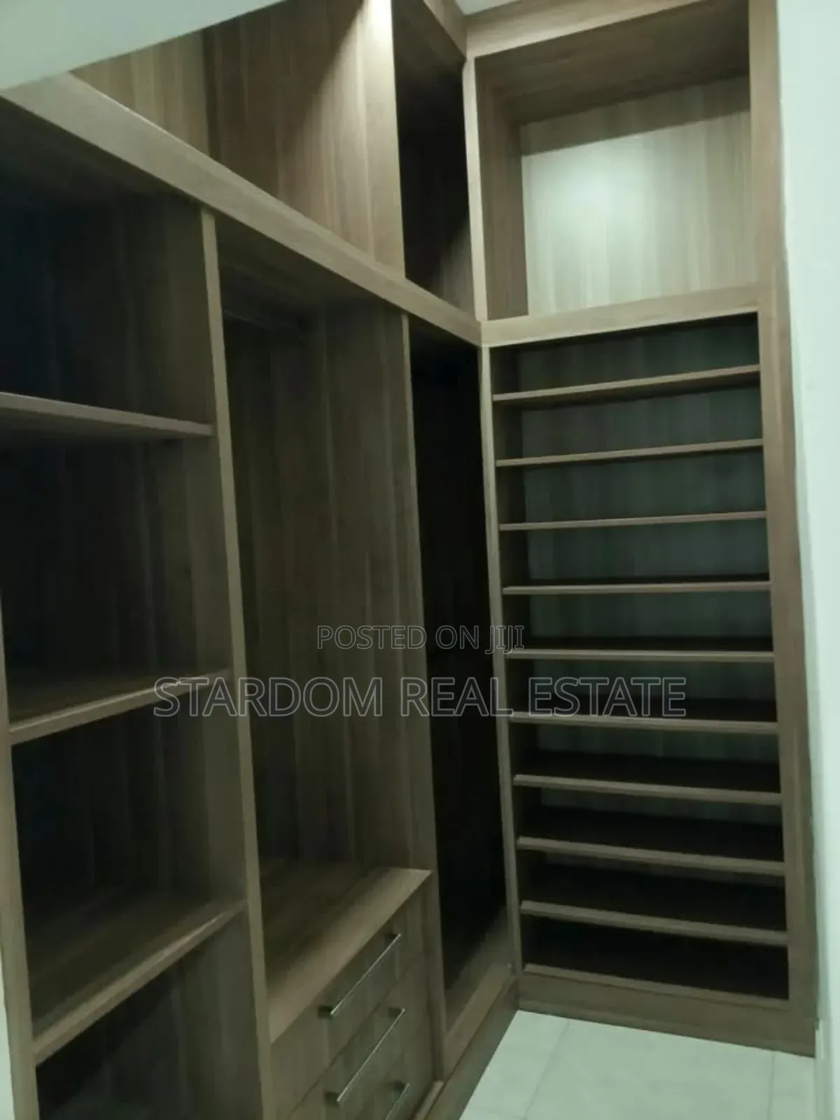 4bdrm Townhouse / Terrace in East Airport, Spintex for rent