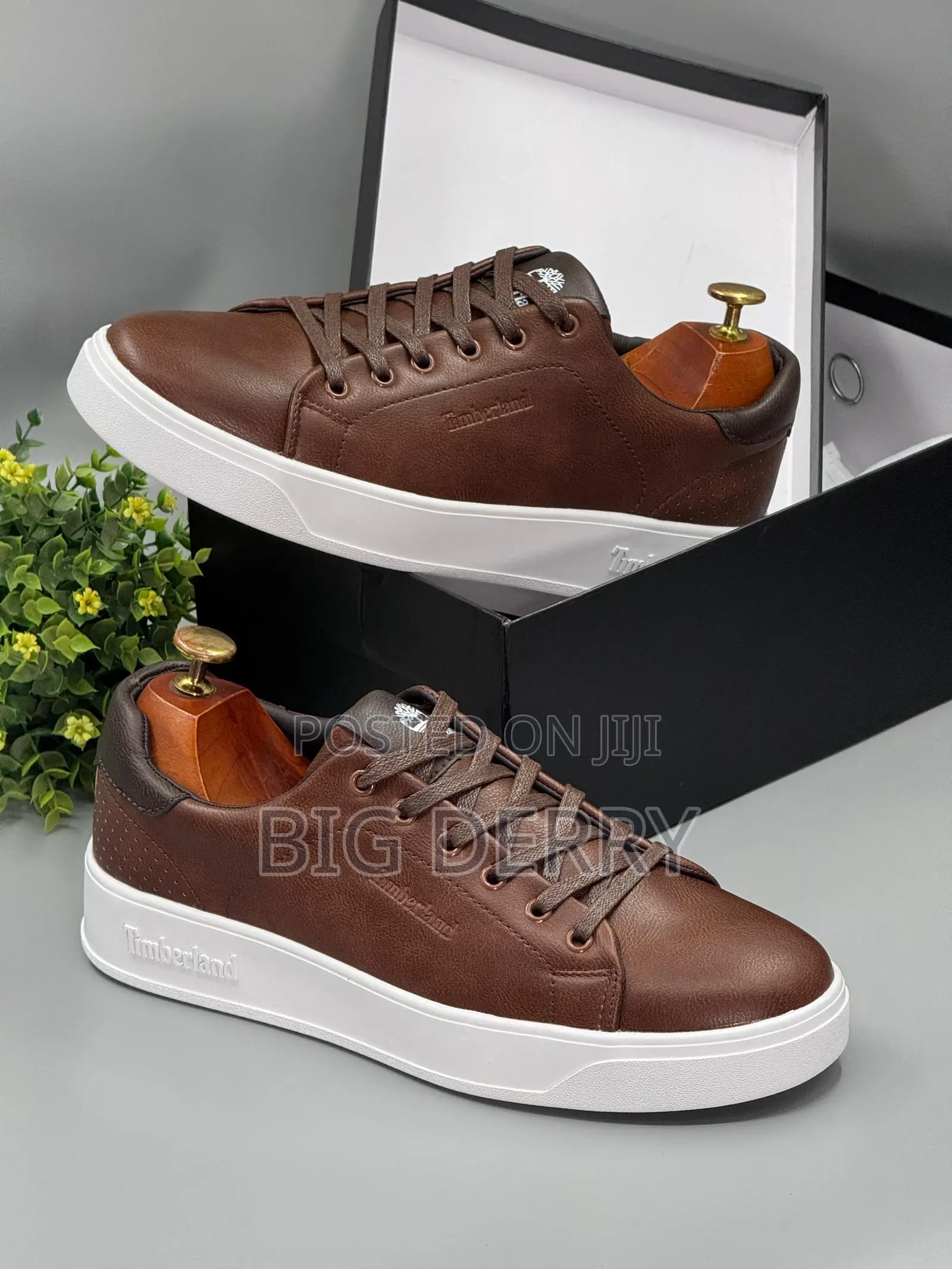 Timberland Coffee and White