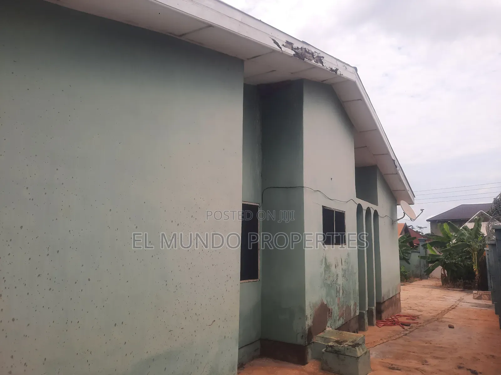 5bdrm House in Nyankyerenyease, Kumasi Metropolitan for sale