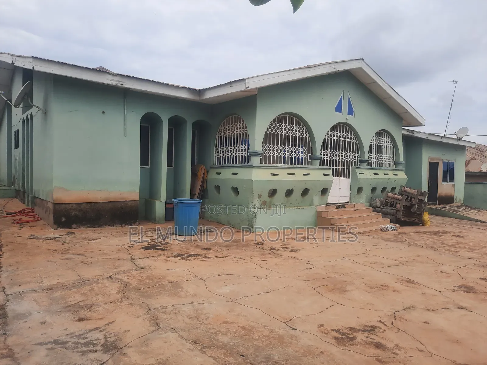 5bdrm House in Nyankyerenyease, Kumasi Metropolitan for sale