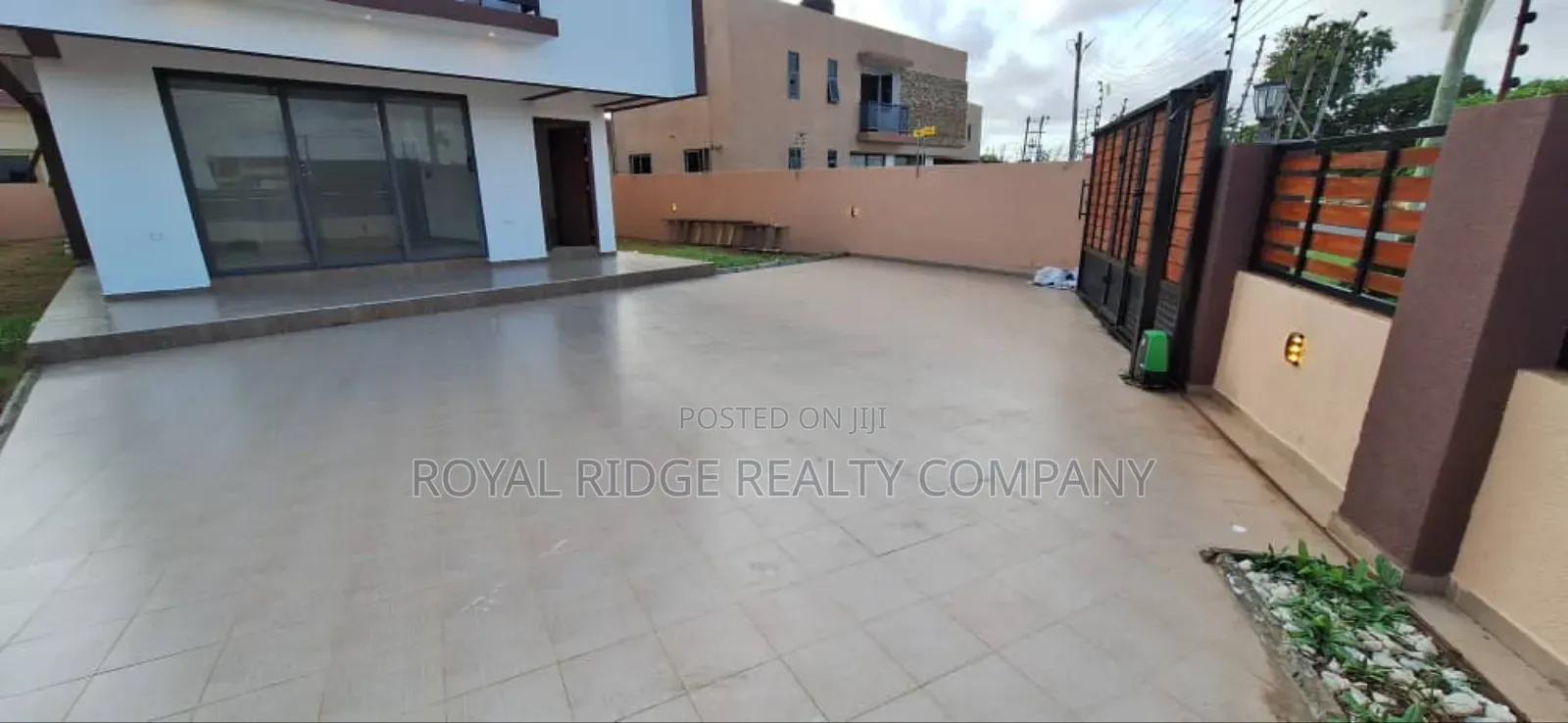 3bdrm Townhouse / Terrace in Spintex Sakumono, Accra Metropolitan