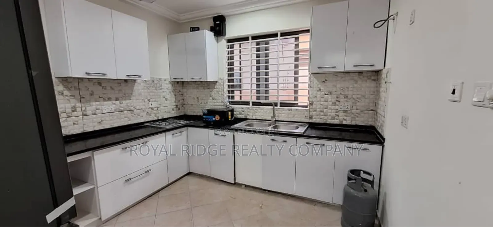 3bdrm Townhouse / Terrace in Spintex Sakumono, Accra Metropolitan