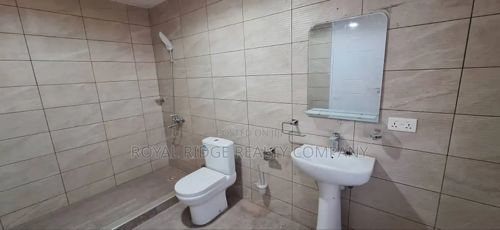 3bdrm Townhouse / Terrace in Spintex Sakumono, Accra Metropolitan