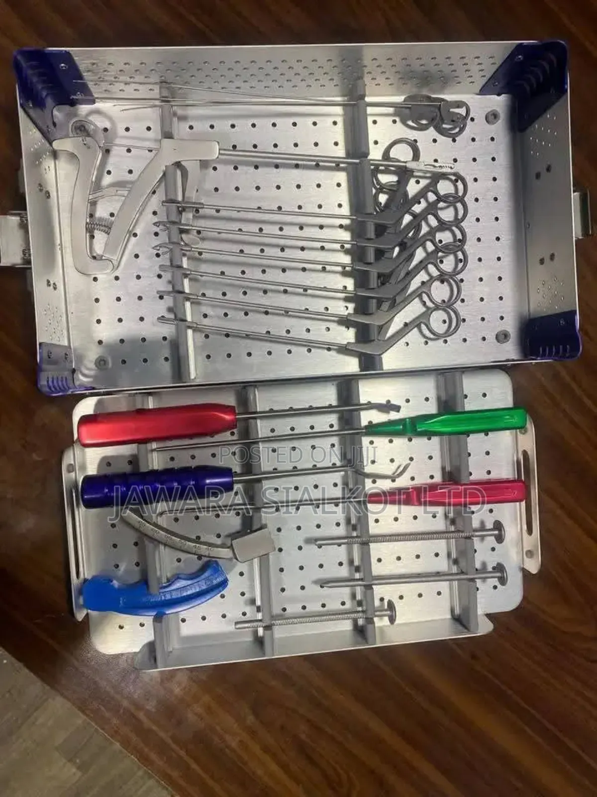 Maniscus Repair Resection Instrument Set 
Arthrex Design