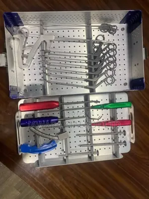 Maniscus Repair Resection Instrument Set 
Arthrex Design