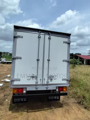 Hyundai Heavy Duty Refrigerator Truck. New Arrival