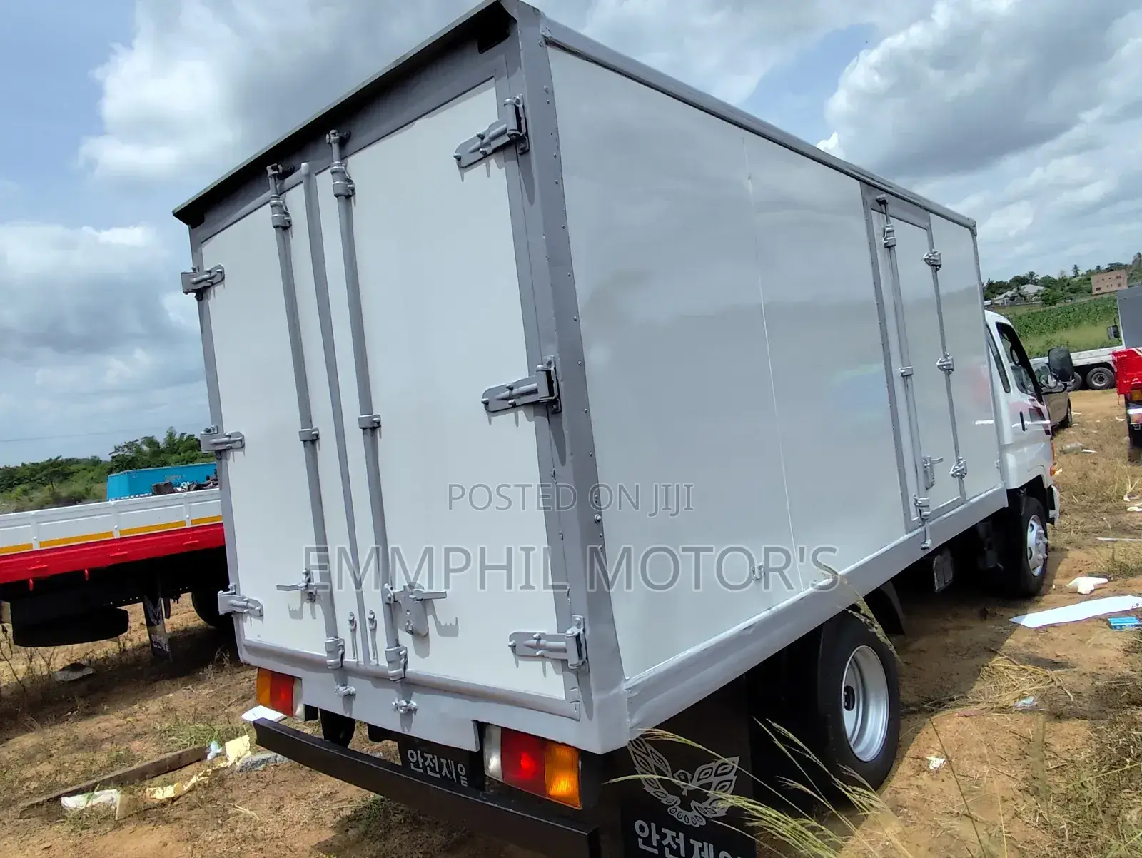 Hyundai Heavy Duty Refrigerator Truck. New Arrival