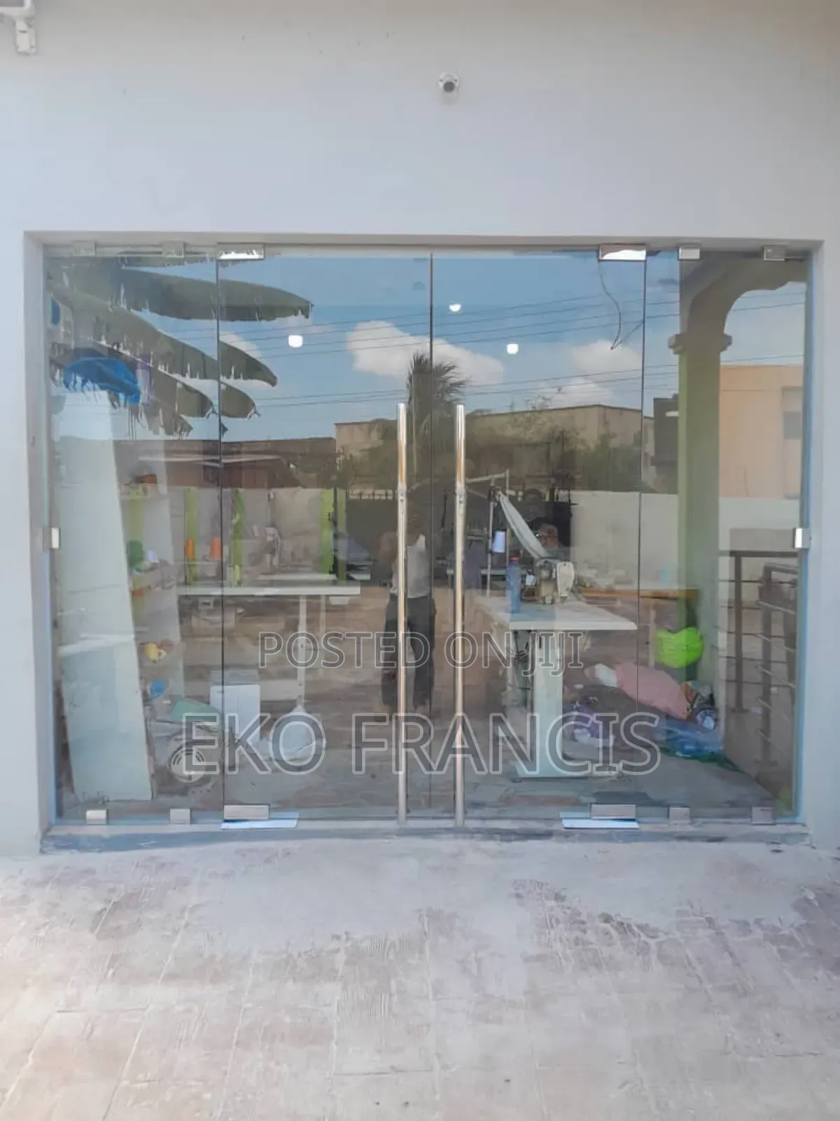 Frameless Glass Door CGS