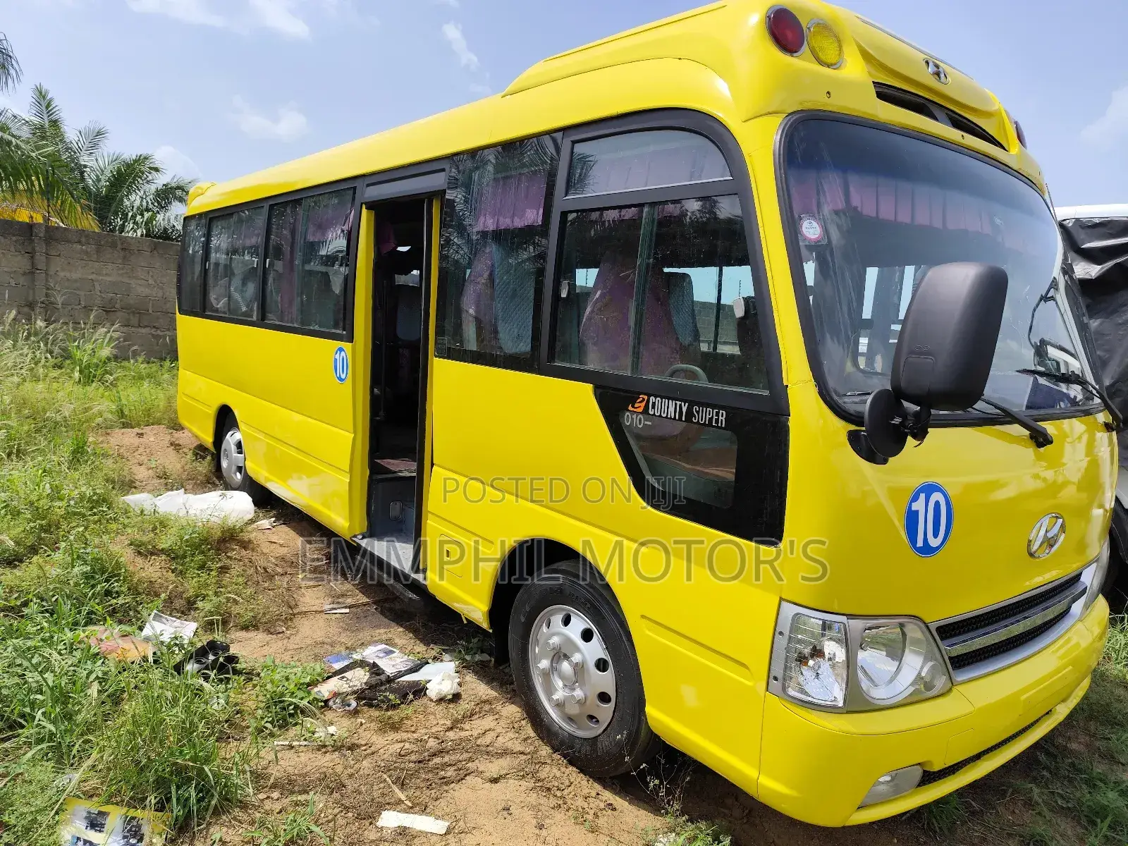 Hyundai County 2015 Yellow