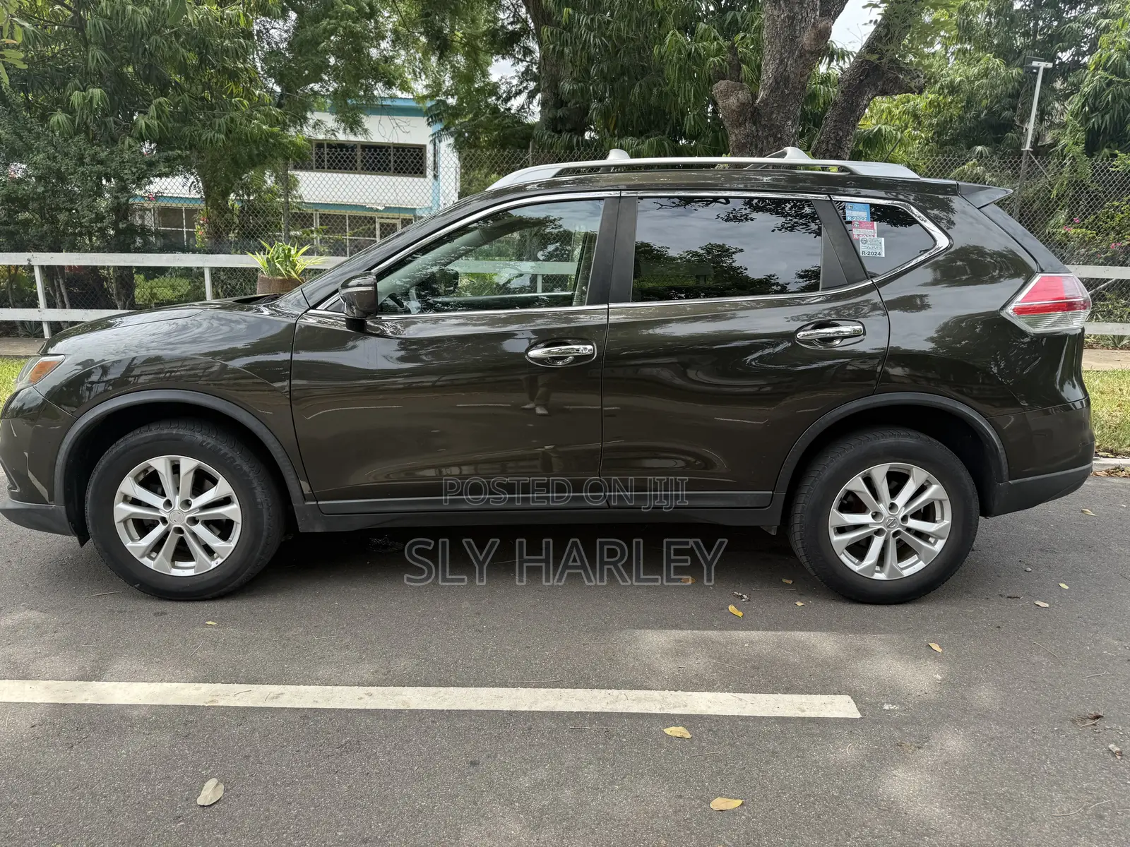 Nissan Rogue SV AWD 2016 Green