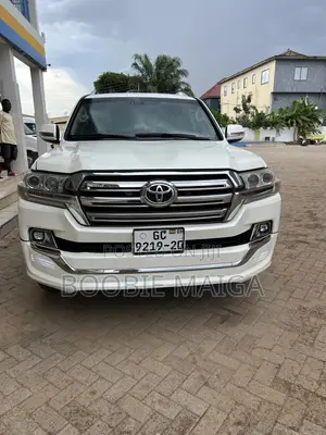 Toyota Land Cruiser 4.6 V8 GX-R 2013 White