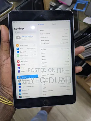Apple iPad mini 4 128 GB Gray