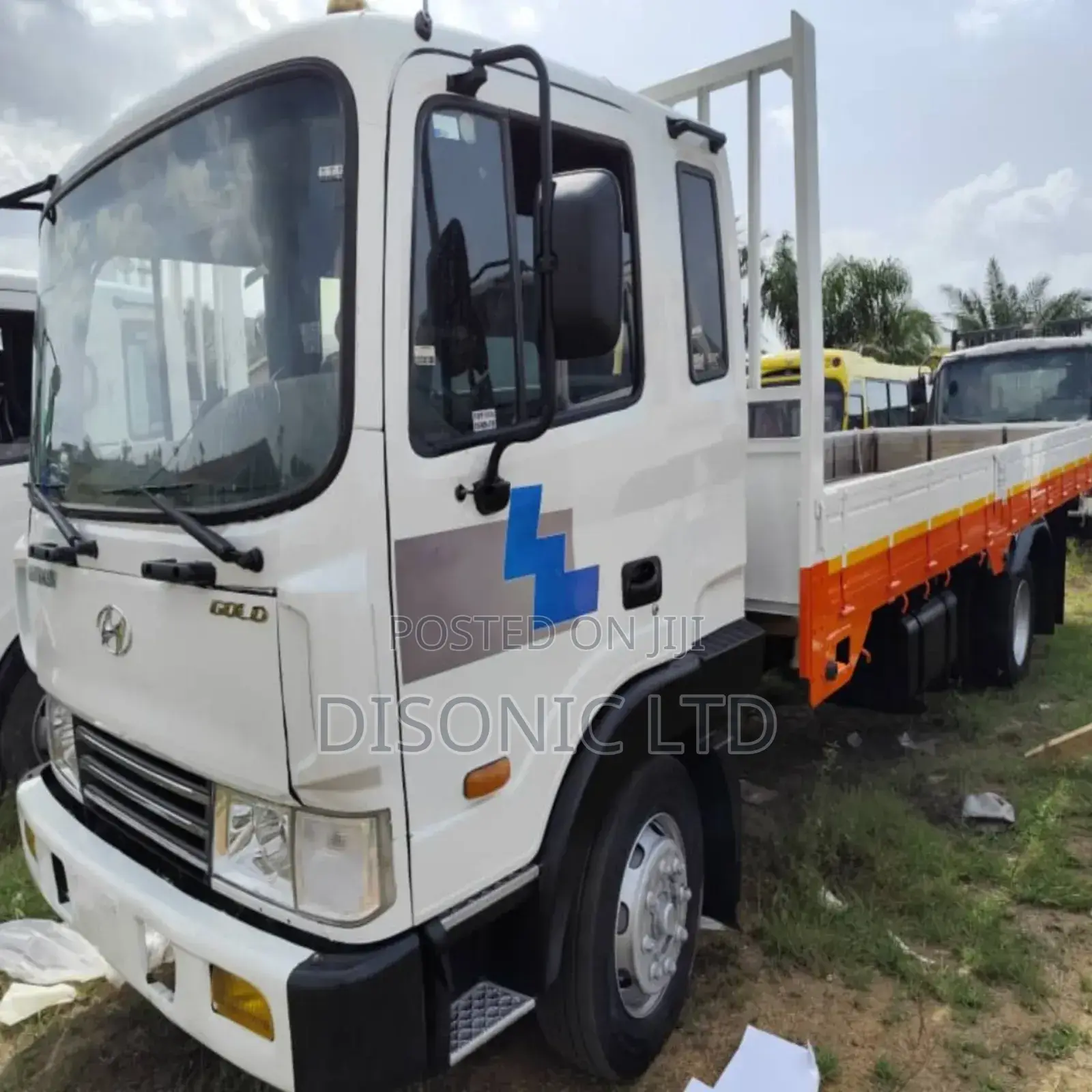 Hyundai Gold 5ton 2010 White