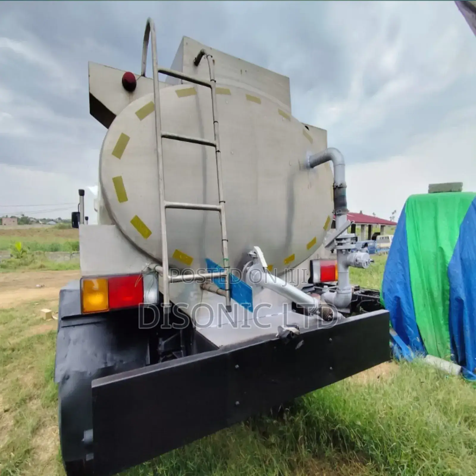 Hyundai Heavy Duty Water Tank 2015 White