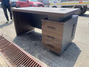 Executive Desk (140cm)