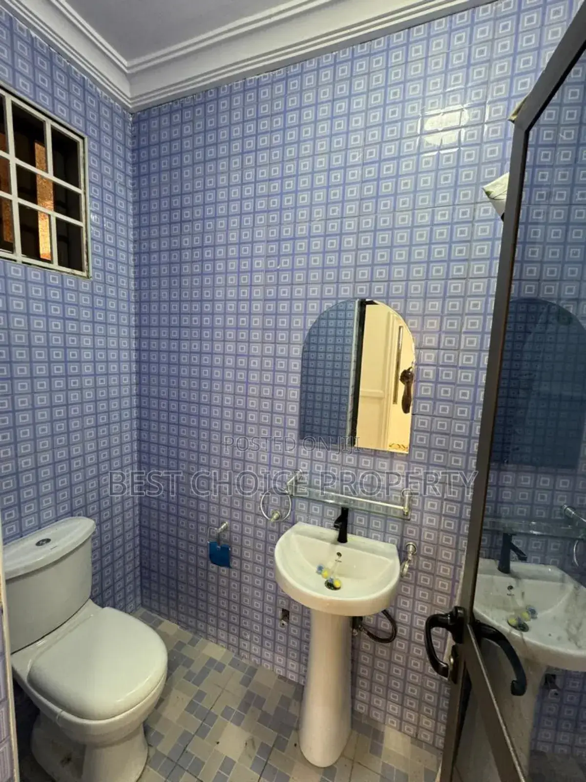 Chamber and Hall Sc Adenta Frahfrah