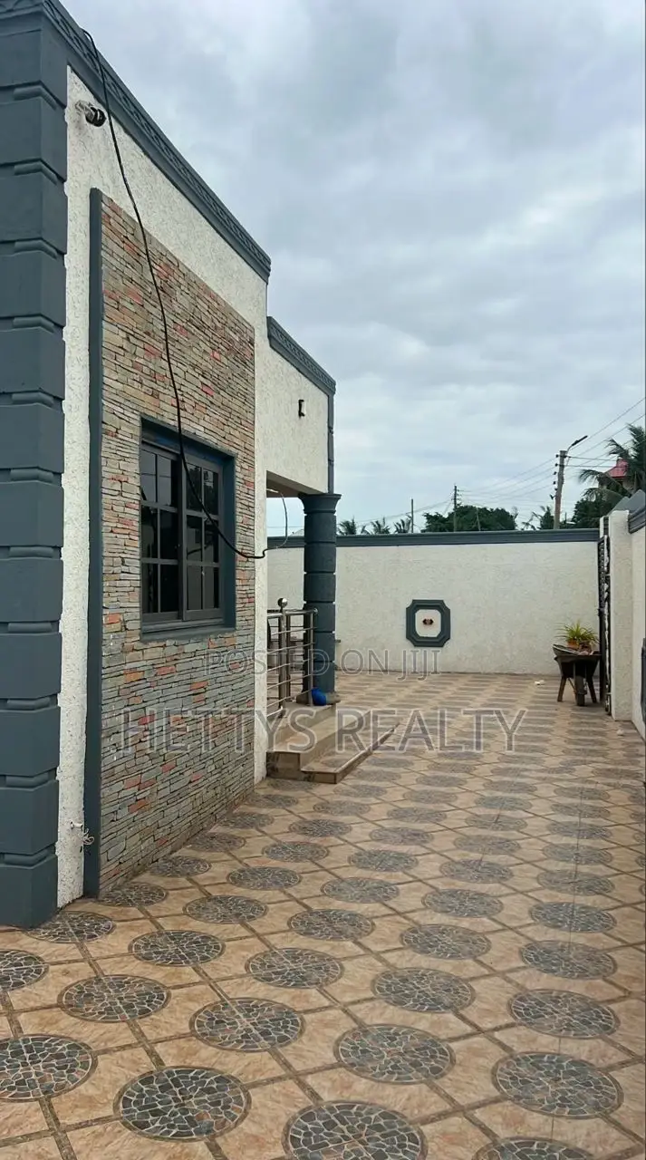 3bdrm House in Oyarifa for sale