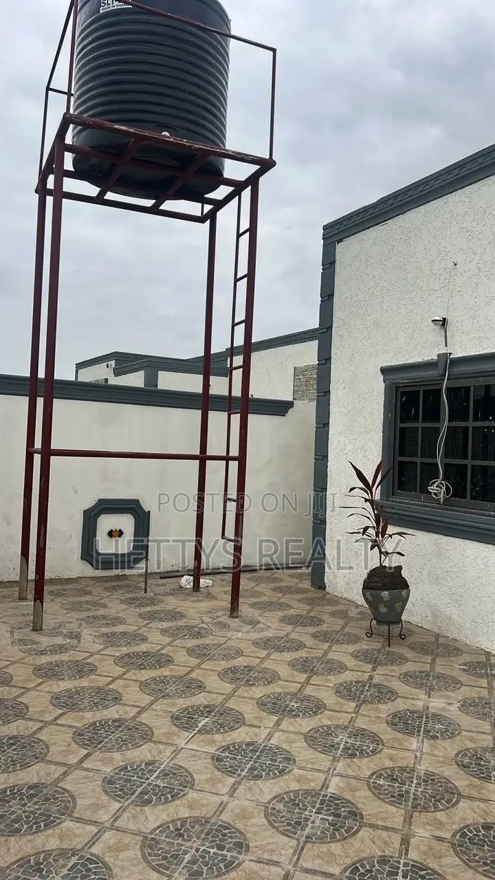 3bdrm House in Oyarifa for sale