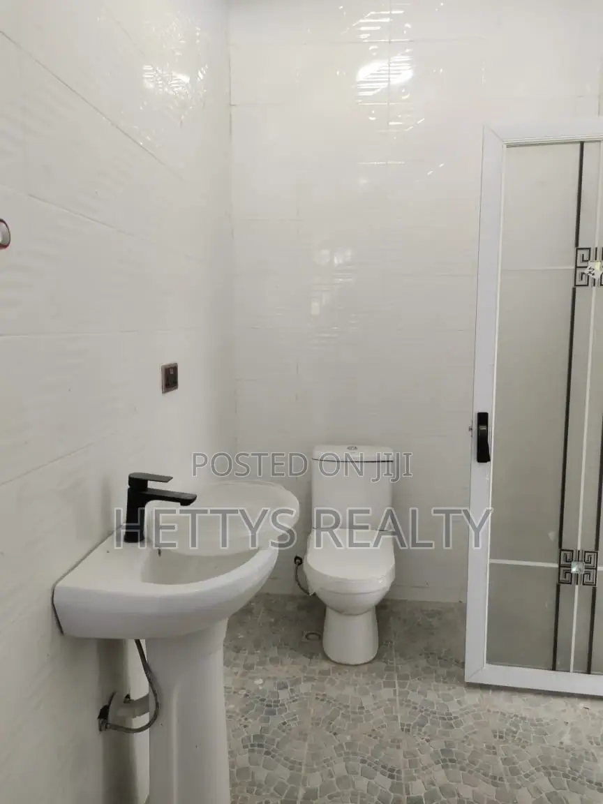 3bdrm House in Oyarifa for sale
