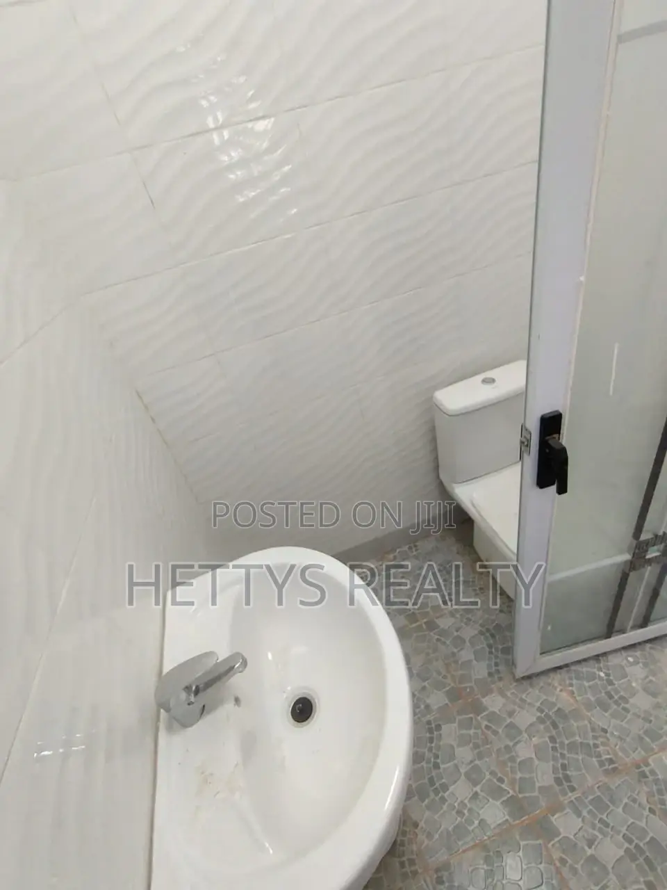 3bdrm House in Oyarifa for sale