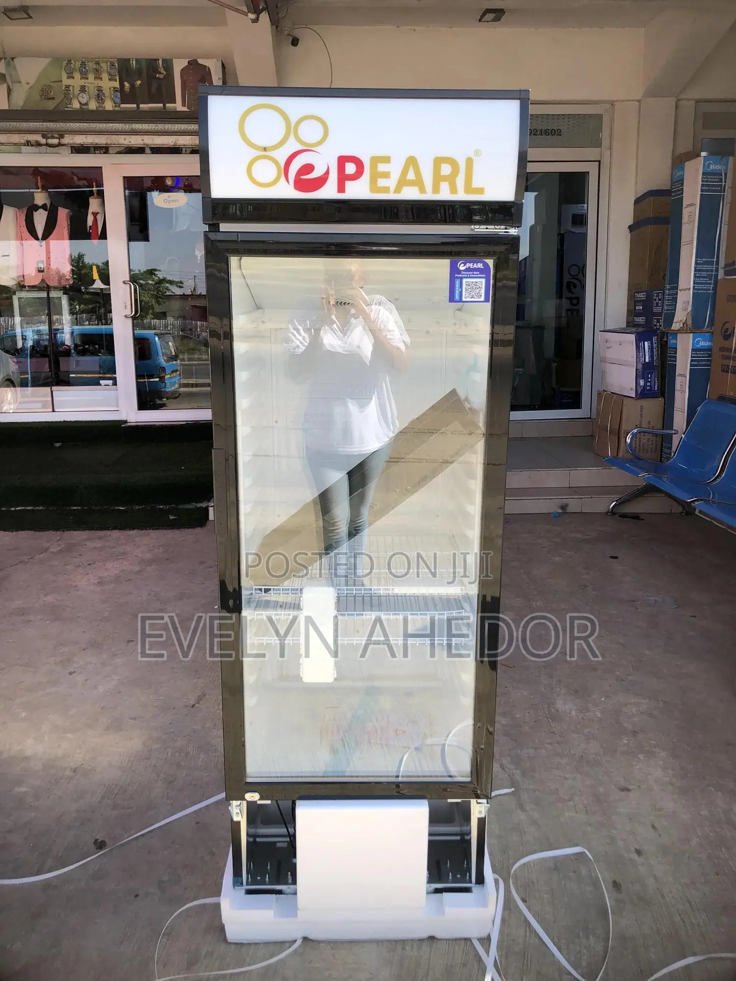 Chilling Pearl Display Fridge 300 Liters Fresh in Box