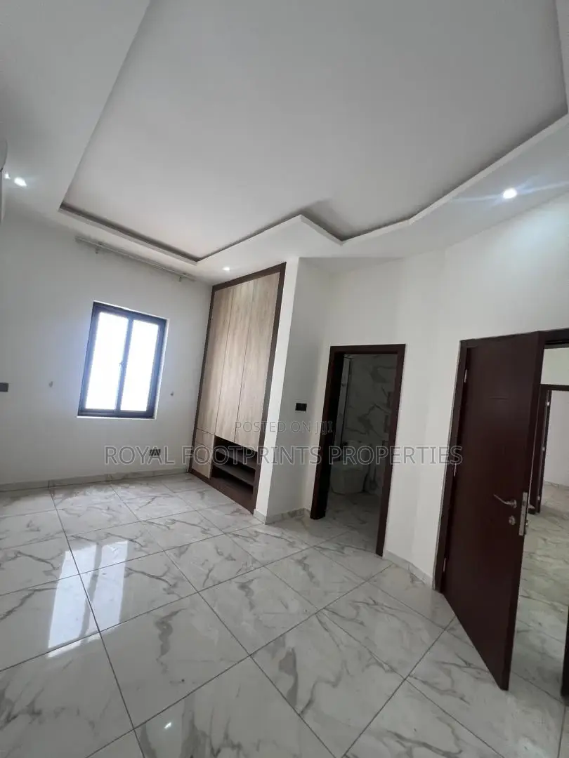 4bdrm House in Luxelooks Properties, Ashaley Botwe for rent