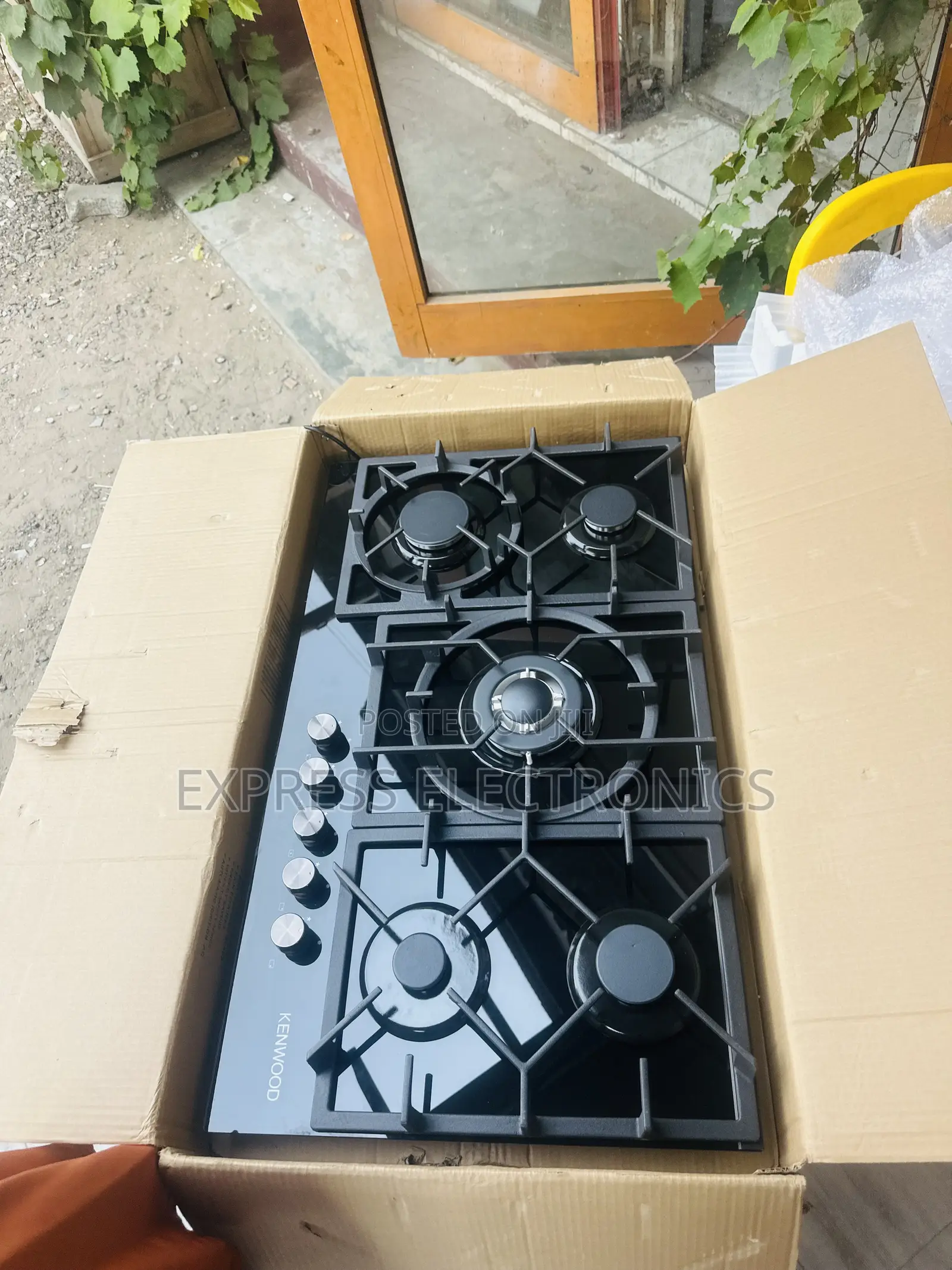 Newly Sealed in Box 5burner Gas Cooker Inbuilt
