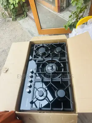 Newly Sealed in Box 5burner Gas Cooker Inbuilt