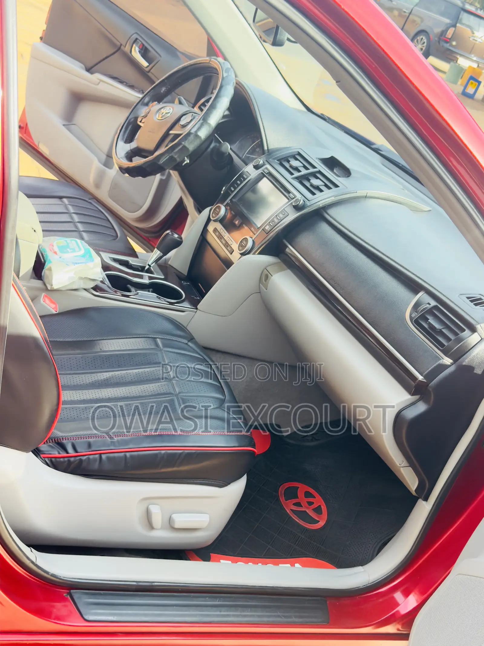 Toyota Camry XLE 4dr Sedan (2.5L 4cyl 6A) 2014 Red
