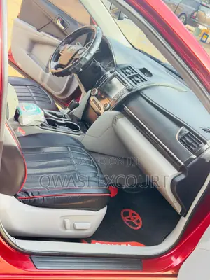 Toyota Camry XLE 4dr Sedan (2.5L 4cyl 6A) 2014 Red