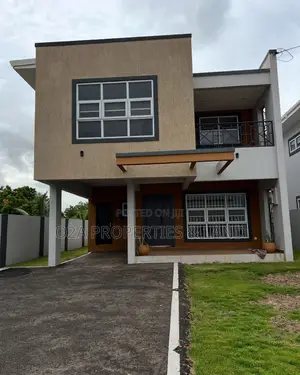 4bdrm House in Lakeside Estate for sale
