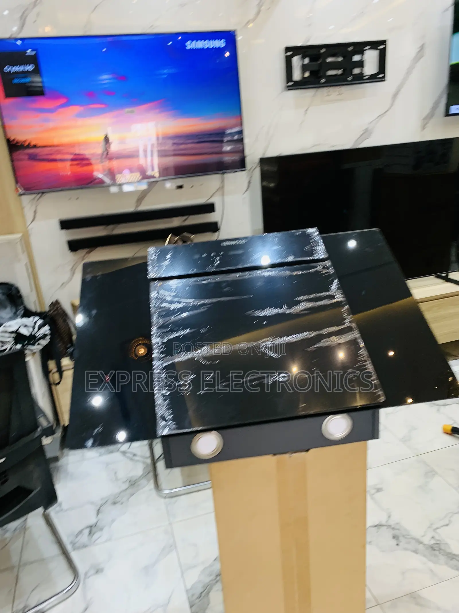 Ultra Modern Heat Extractor Kenwood 90cm