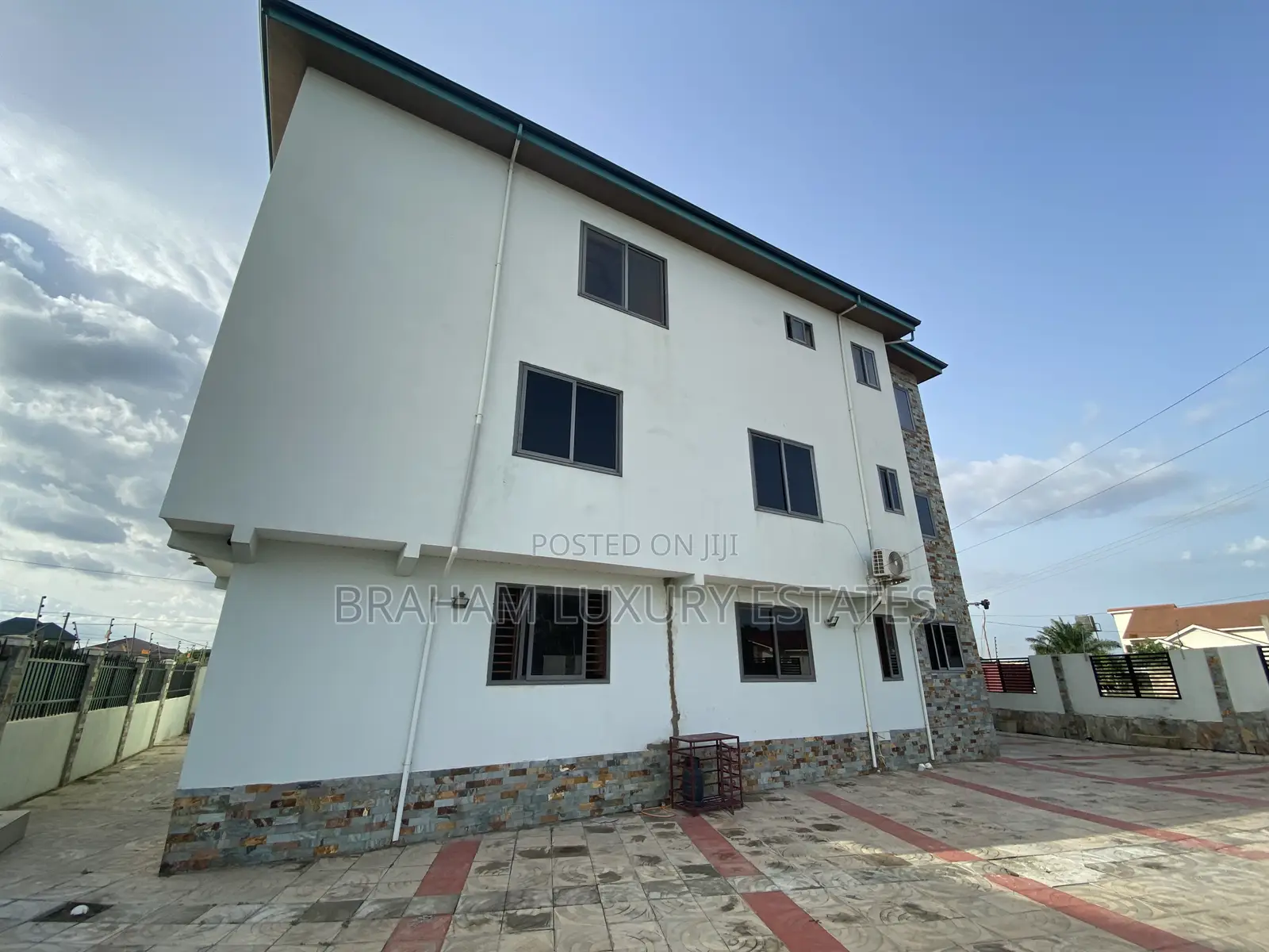 3bdrm Apartment in Braham Luxury, Spintex for rent