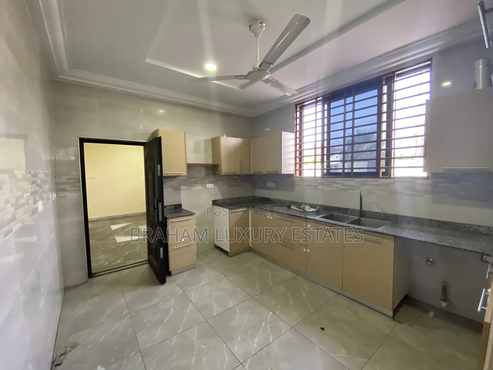 3bdrm Apartment in Braham Luxury, Spintex for rent