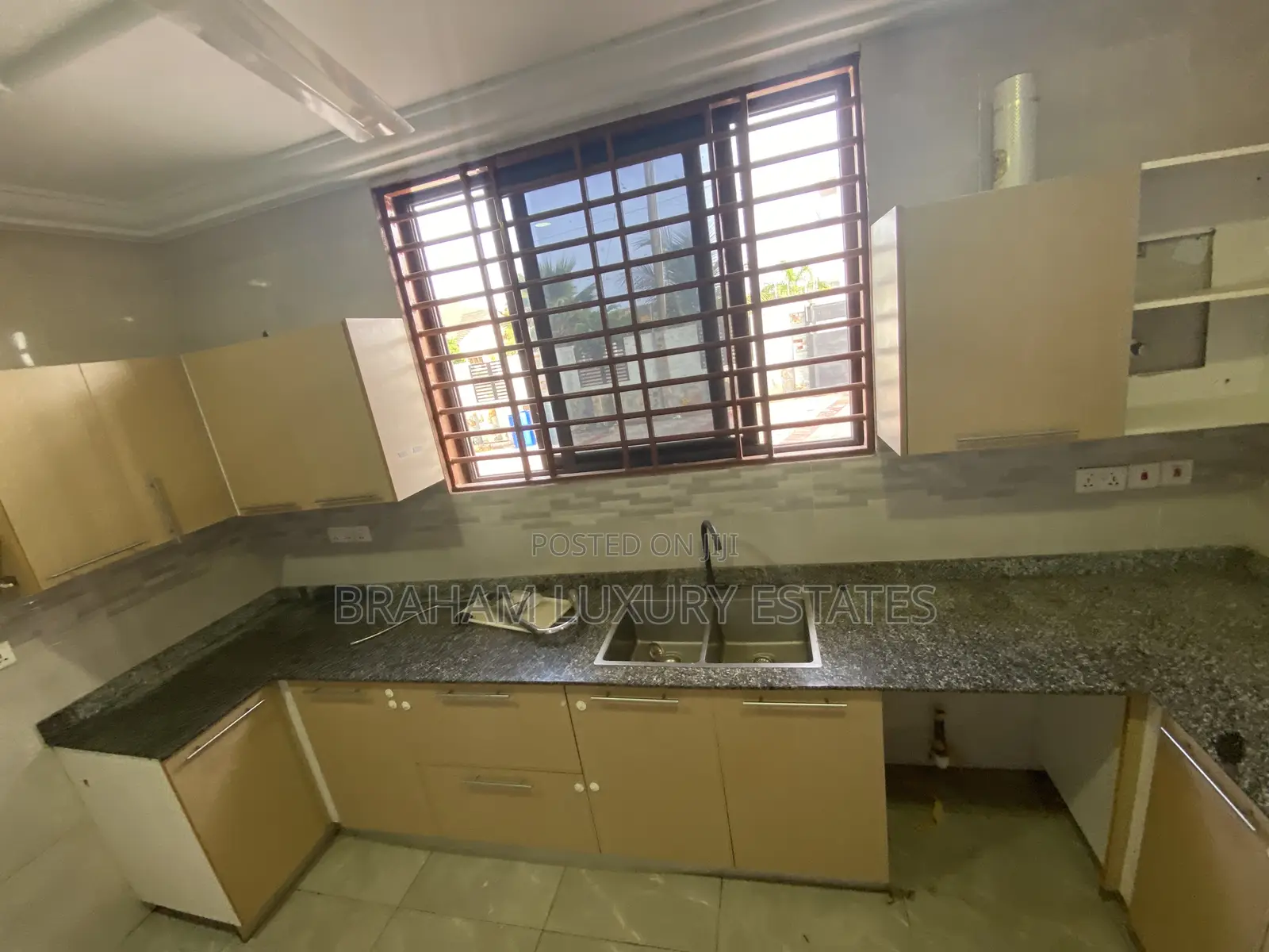 3bdrm Apartment in Braham Luxury, Spintex for rent