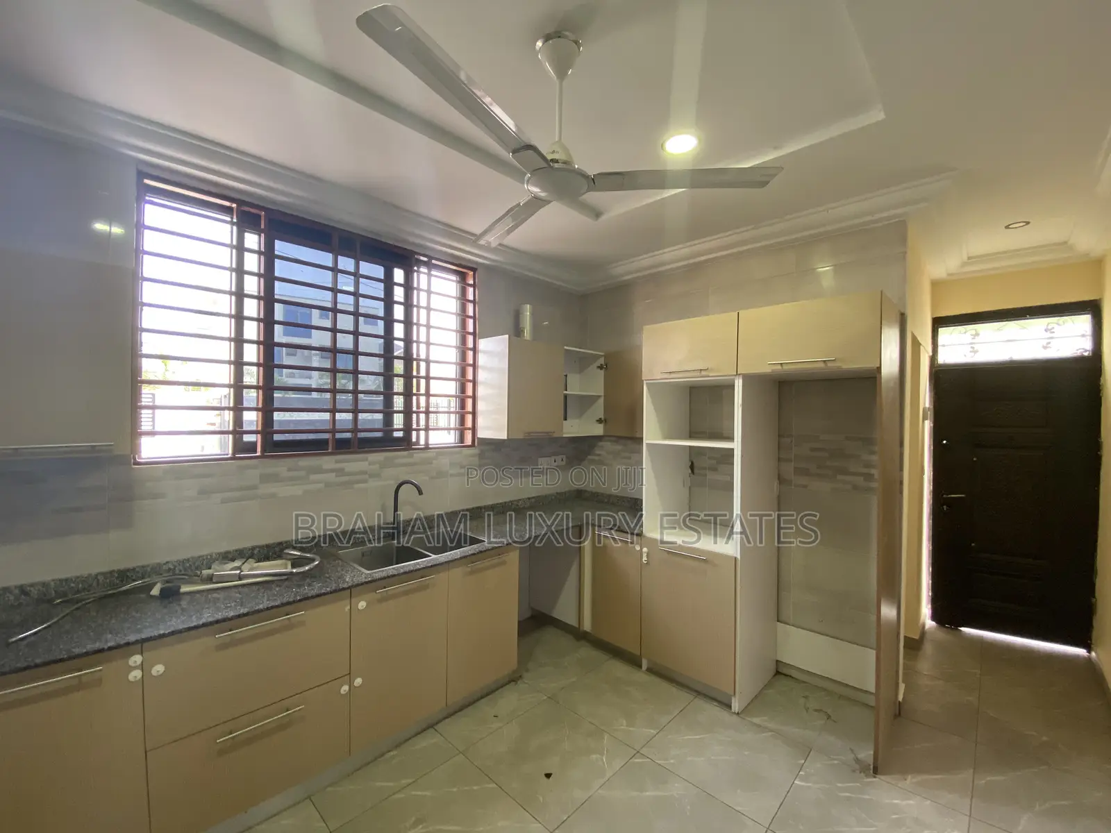 3bdrm Apartment in Braham Luxury, Spintex for rent