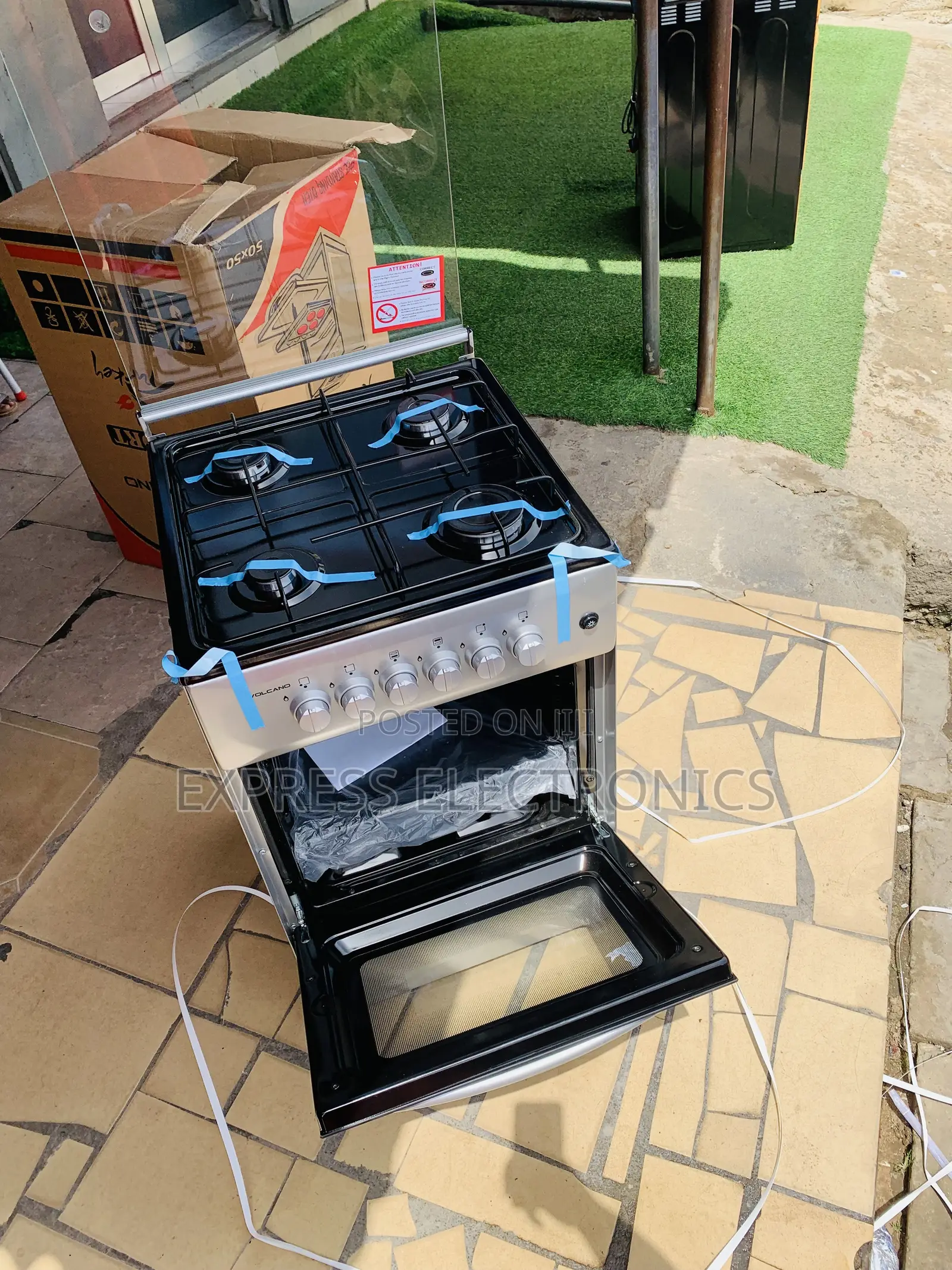Special Offer on Auto Ignition Gas Cooker 4burner