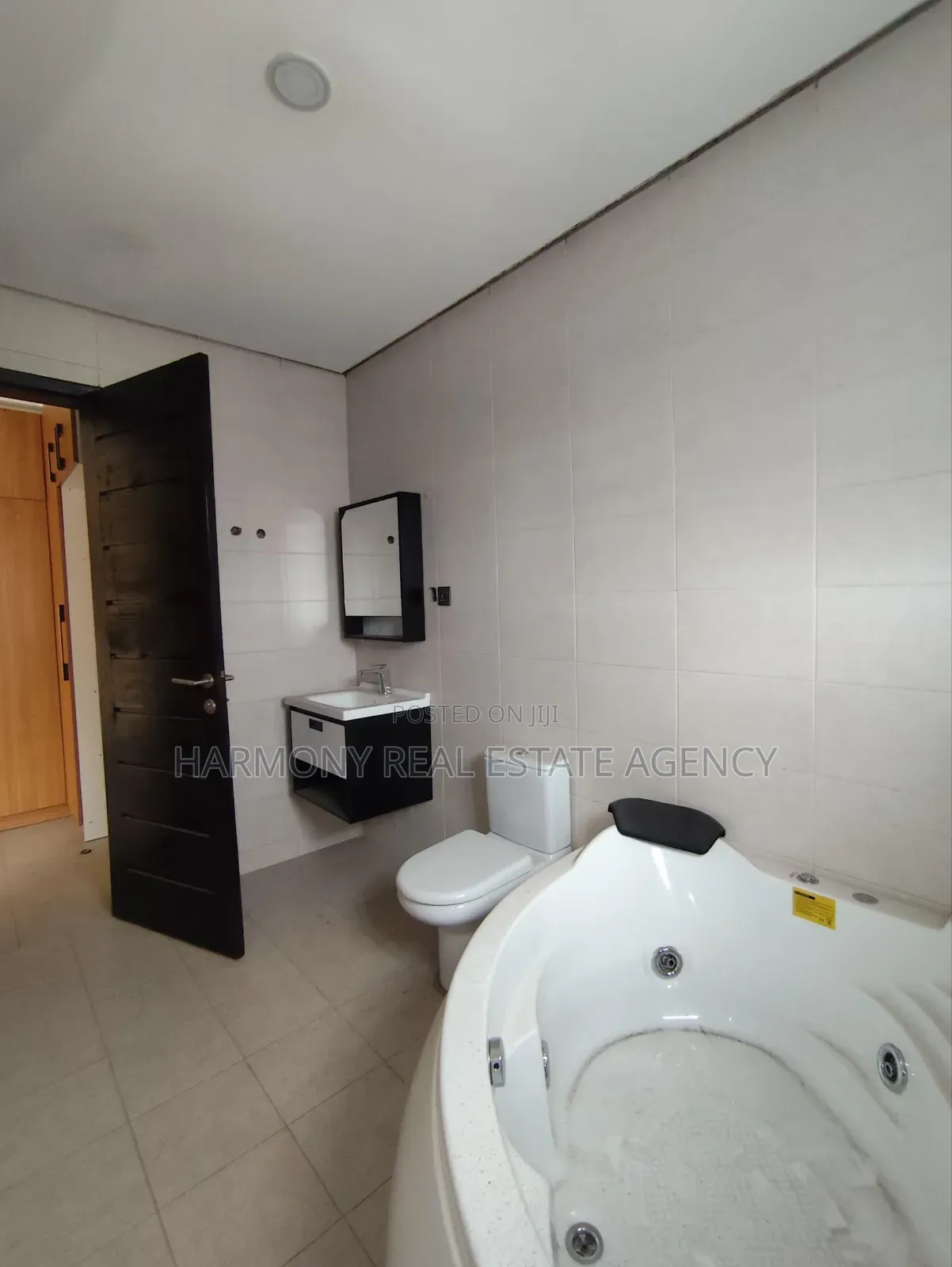 4bdrm House in Airport Residential Area for rent