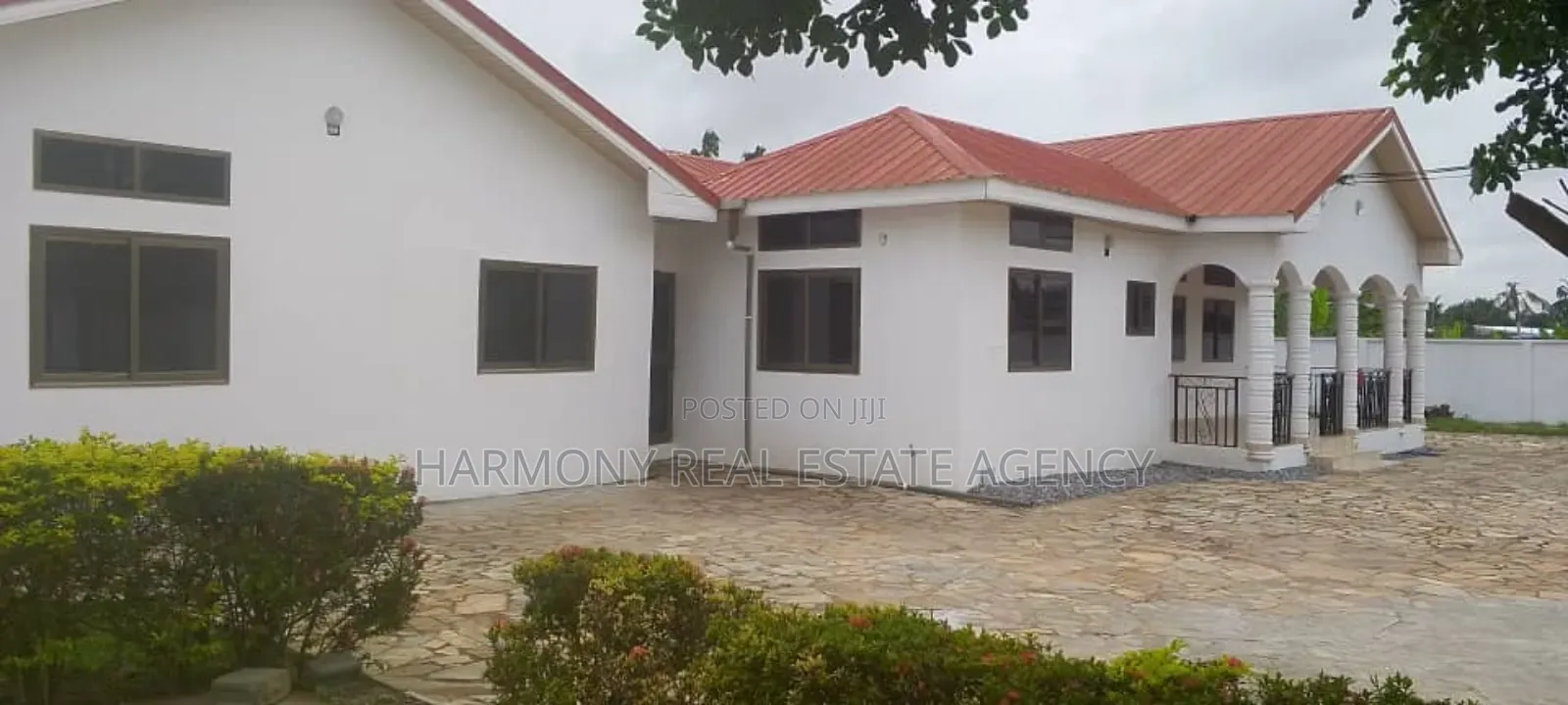 4bdrm House in Airport Residential Area for rent