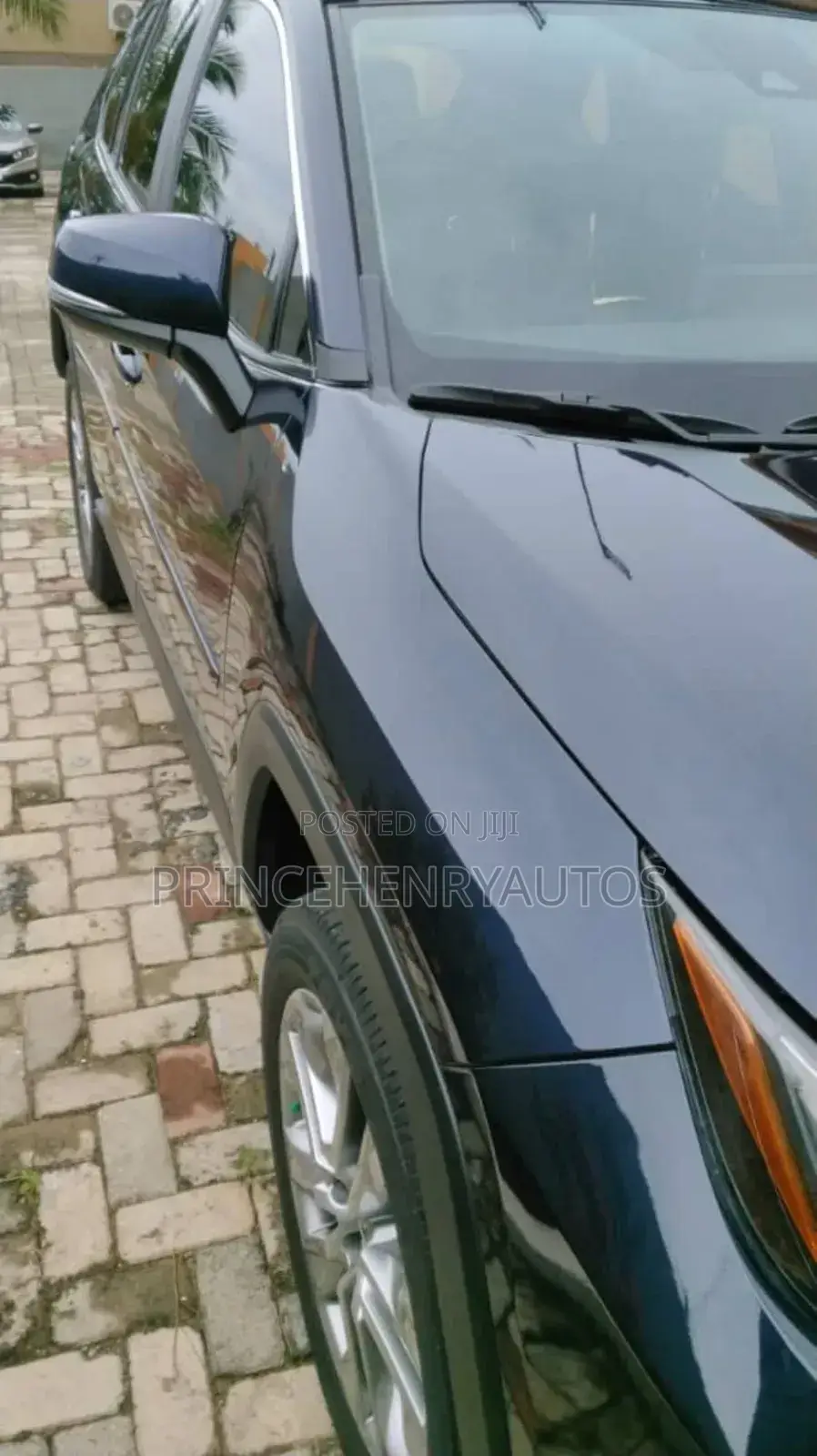Toyota RAV4 XLE Premium 2022 Blue