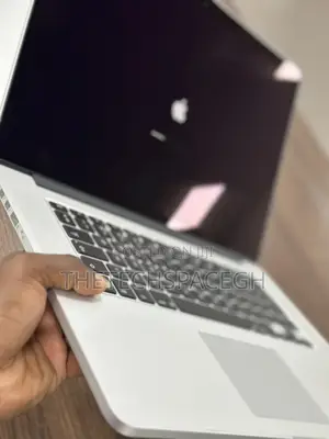 Laptop Apple MacBook Pro 2015 16GB Intel Core I7 SSD 256GB