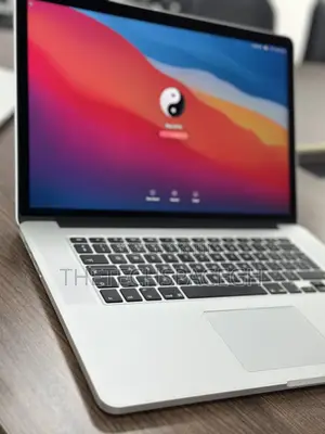 Laptop Apple MacBook Pro 2015 16GB Intel Core I7 SSD 256GB